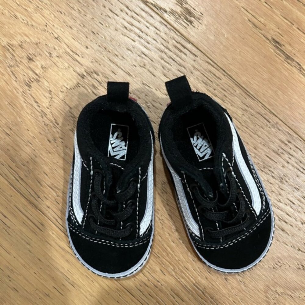 Vans Off The Wall Classic Black and White Baby Sneakers - Picture 2 of 4